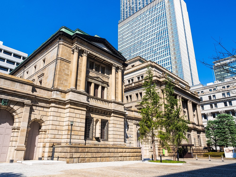Le gouverneur de la Banque du Japon laisse entendre que les CBDC et stablecoins peuvent coexister