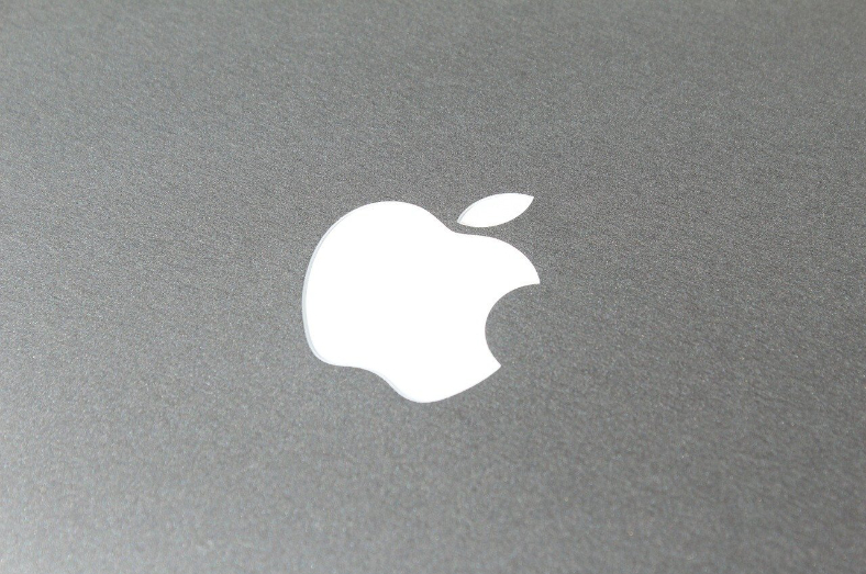 苹果 (Apple) 将在下一次的更新时从 Macbook 当中删除比特币白皮书 — 这就是原因所在