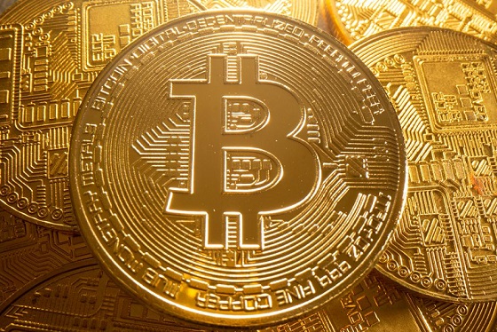 Les jetons mème BRC-20 submergent le réseau Bitcoin, les frais de frappe atteignent un niveau record