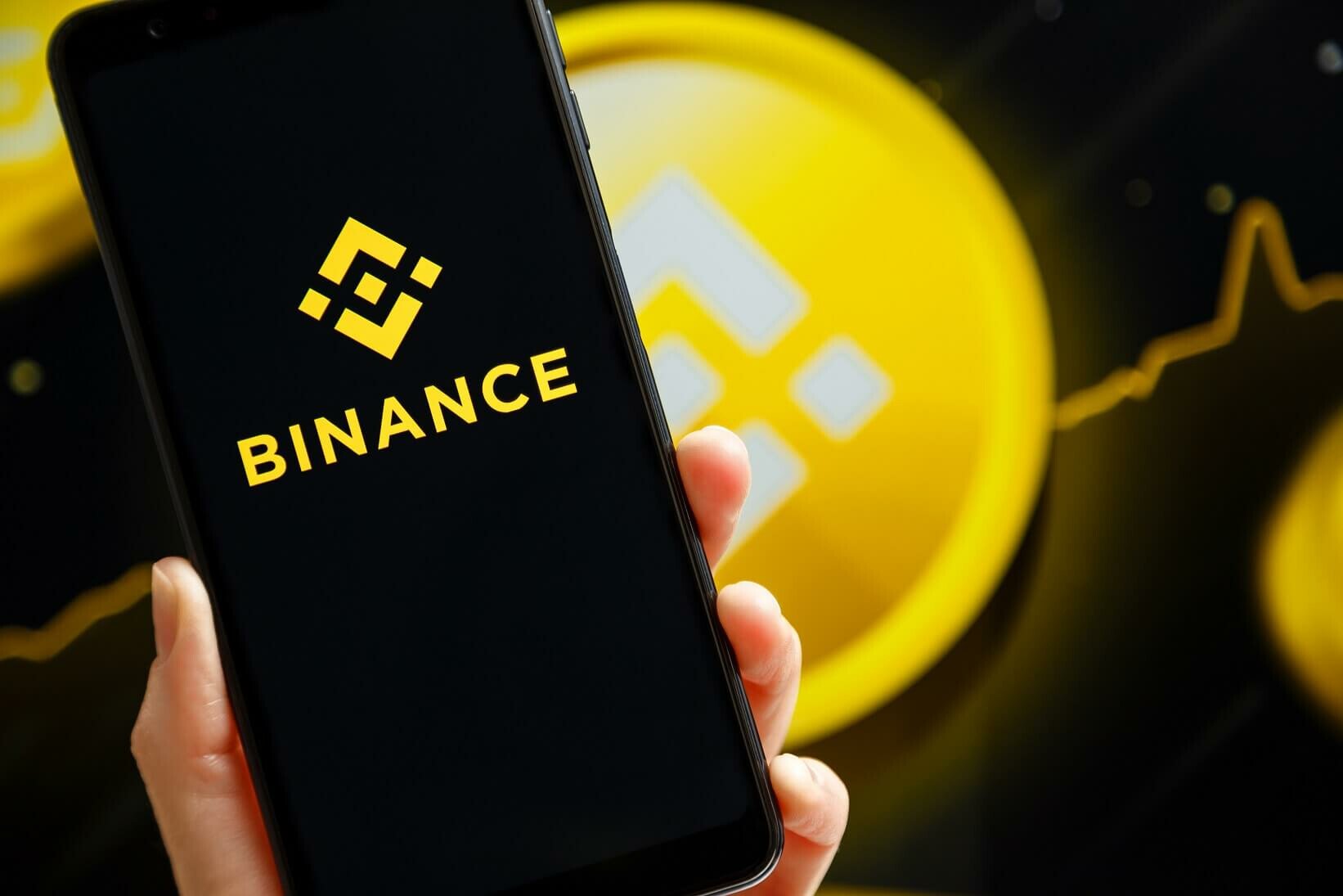 Binance Sees $700 Million in Ethereum Outflows Amid SEC Charges, Highest Since March Crypto Crisis