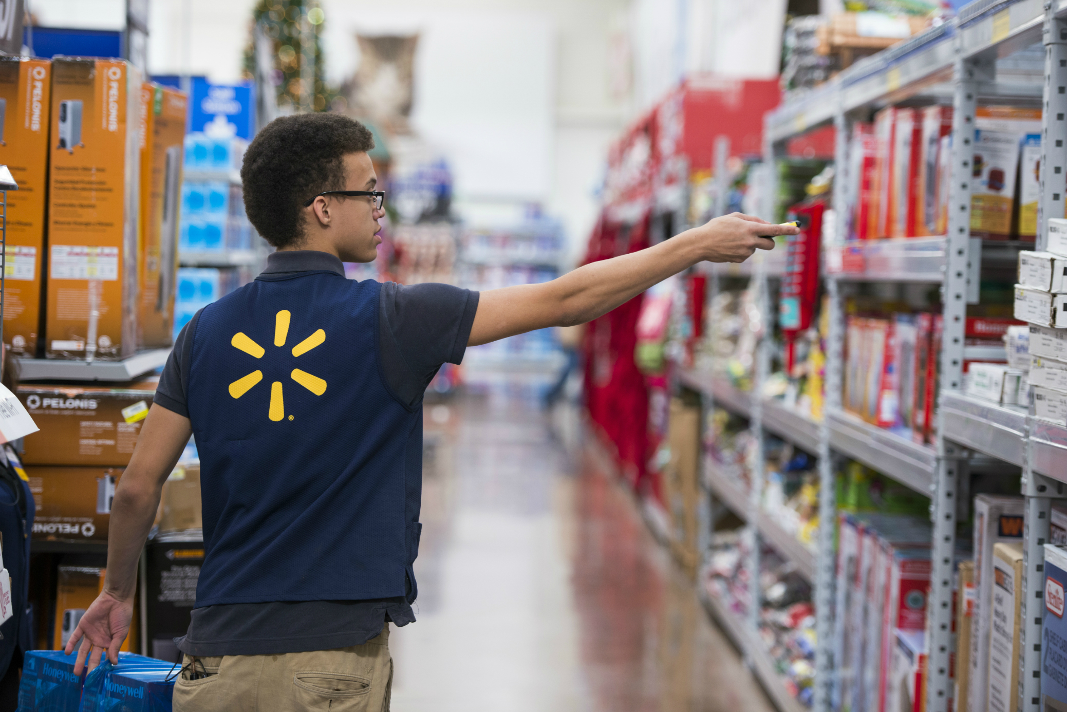 Walmart Wants its Suppliers to Apply Blockchain Technology.