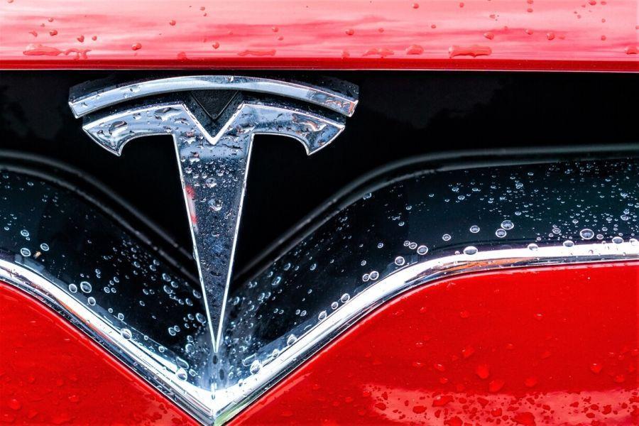 RBC Proposes Options Bet on Bitcoin-Linked Tesla and MicroStrategy thumbnail