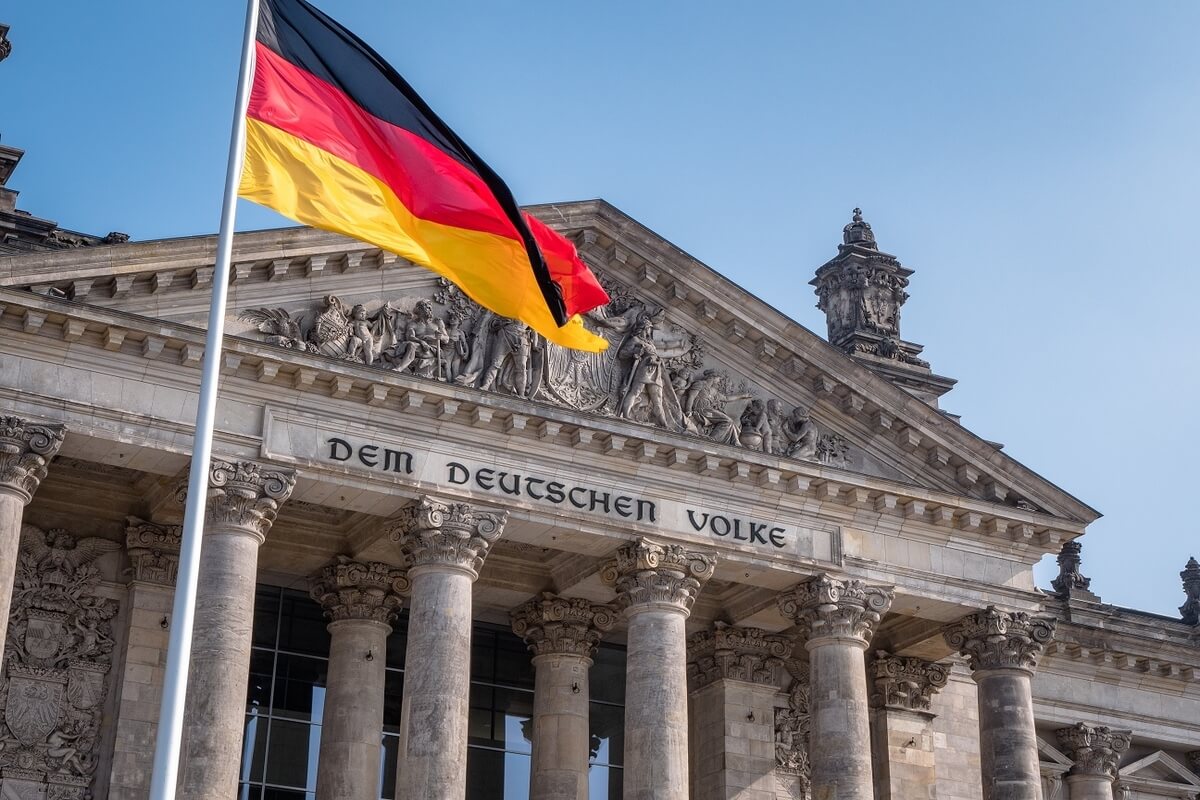 Next German Government Calls For Crypto Regulation, Blockchain Investments