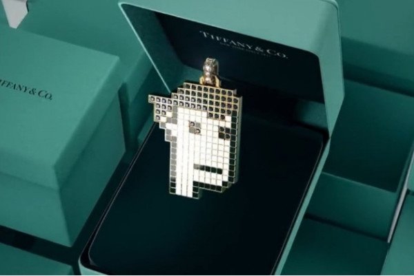 珠宝业巨头蒂芬妮 (Tiffany & Co) 为以太坊出售 CryptoPunk NFT 的吊坠饰品