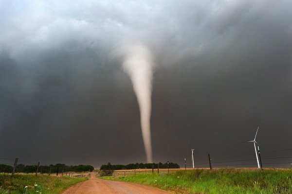 Tornado Cash User Continues to Send ETH to Prominent Figures, Buterin Admits He Used the Mixer