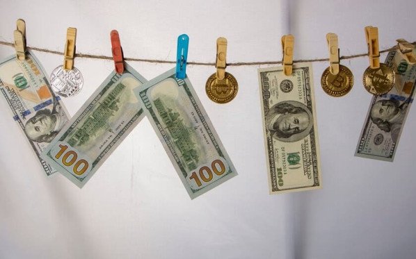 Brasile: Capo del governo indagato per riciclaggio di denaro