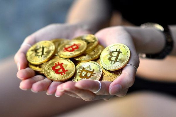 Hacker rauben Bitcoin Bankomaten aus