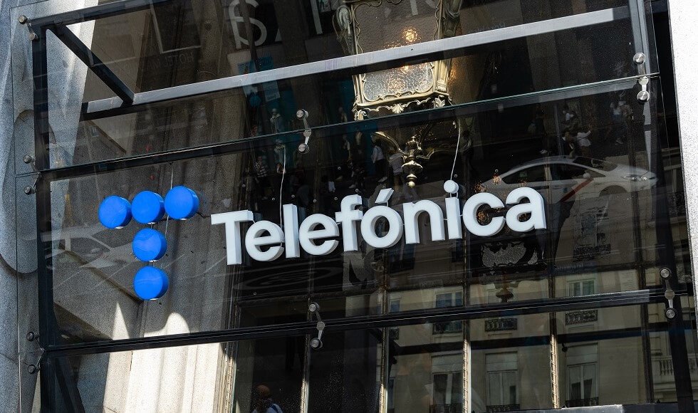 Spanish Telecom Giant Invests in Crypto Exchange, MicroStrategy Looking for a Bitcoin Lightning Software Engineer + More News