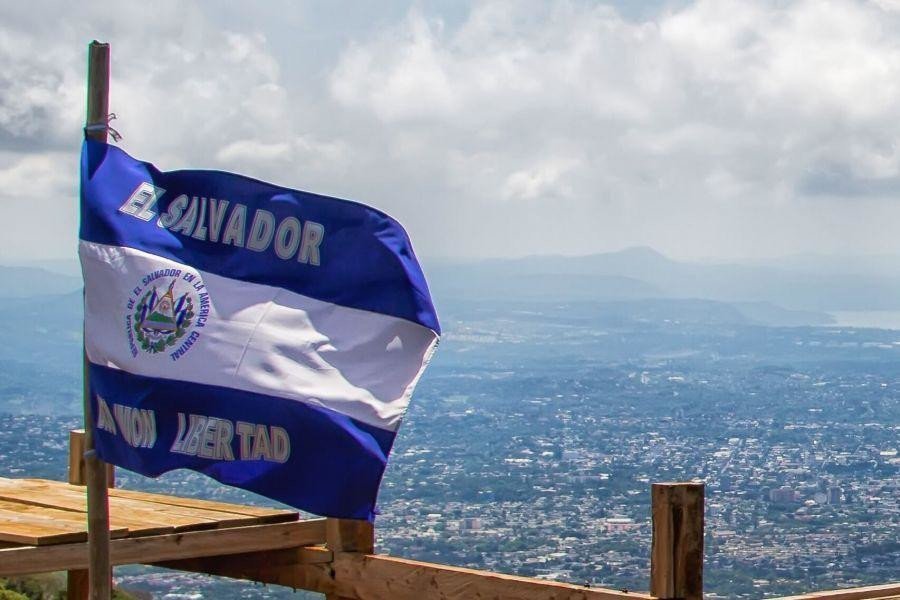 over-70-of-surveyed-el-salvador-citizens-say-the-country-s-bitcoin-strategy-has-failed
