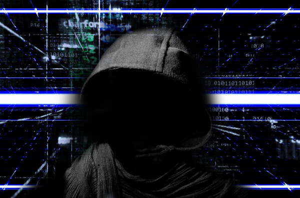 Noto Hacker Ruba $1 Milione in Crypto, tra cui un NFT Bored Ape