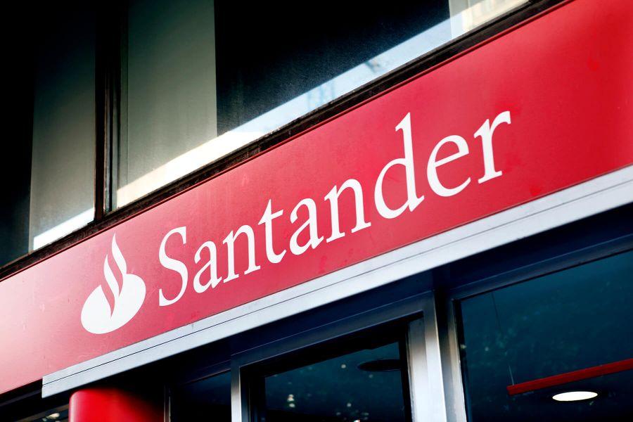 Santander Bank Limits Cryptocurrency Exchange Transactions – Find Out Why thumbnail